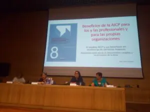 Presentación Papeles 8: El modelo AICP y sus beneficios en Residencias de Personas Mayores. Derribando mitos Mesa Autores JuanJo