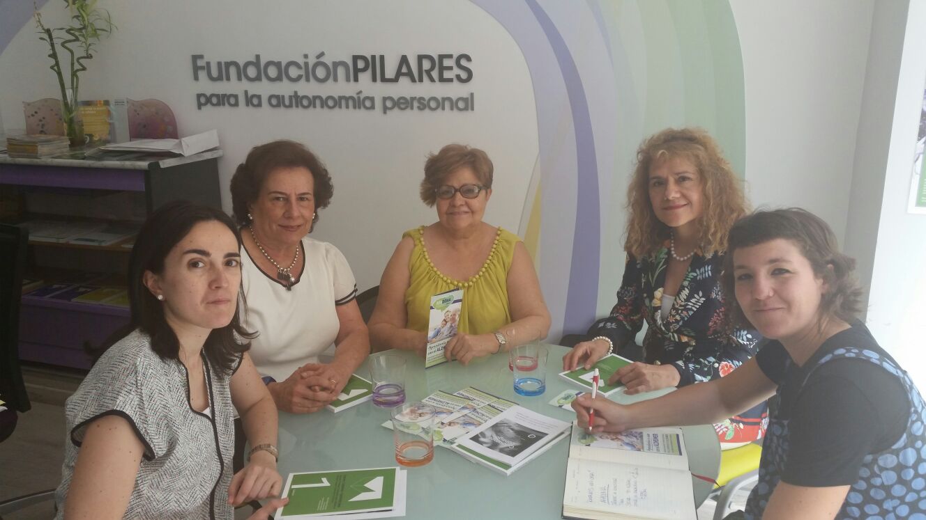 Pilar Rodríguez y componentes de Afadema