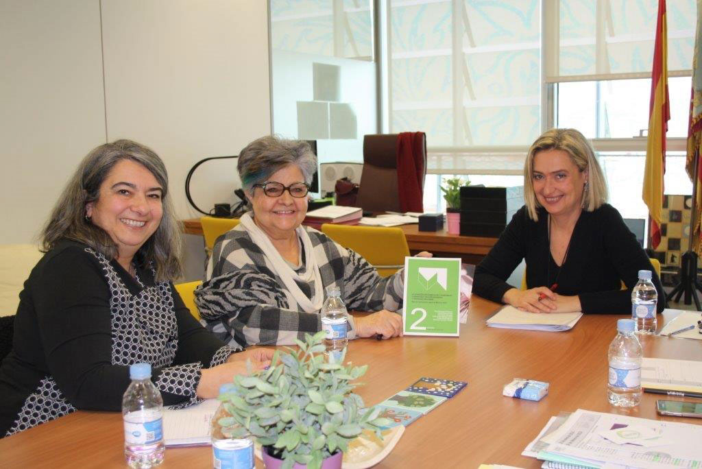 Reunión de Fundación Pilares con Elena Ferrando, Secretaria Autonómica de Servicios Sociales y Autonomía Personal de la Generalitat Valenciana Pilar Rodríguez, Clarisa Ramos-Feijóo y Elena Ferrando