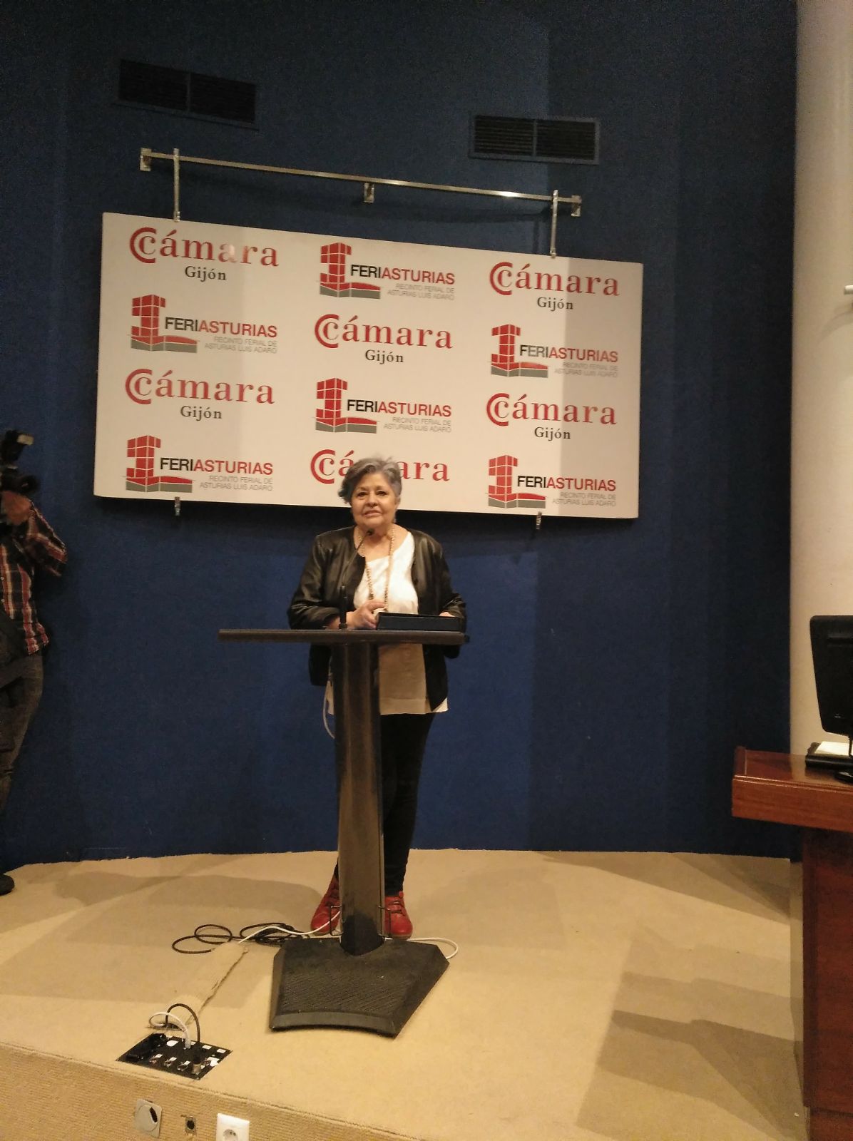 Pilar Rodríguez, Premio Norbienestar 2018 a la 'Personalidad del año' 180504 congreso norbienestar foto 02 pilar