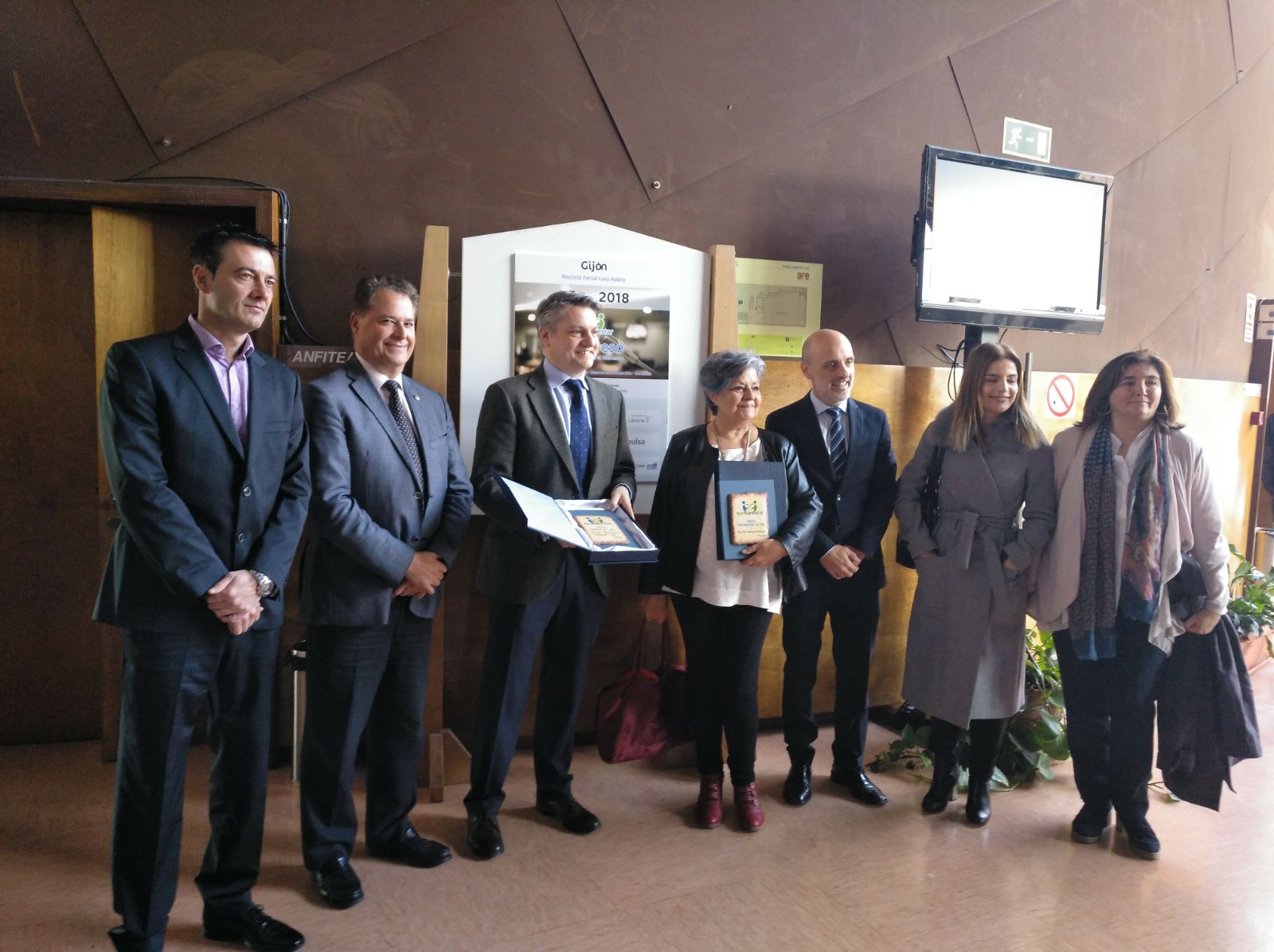Pilar Rodríguez, Premio Norbienestar 2018 a la 'Personalidad del año' 180504 congreso norbienestar foto 03 grupo