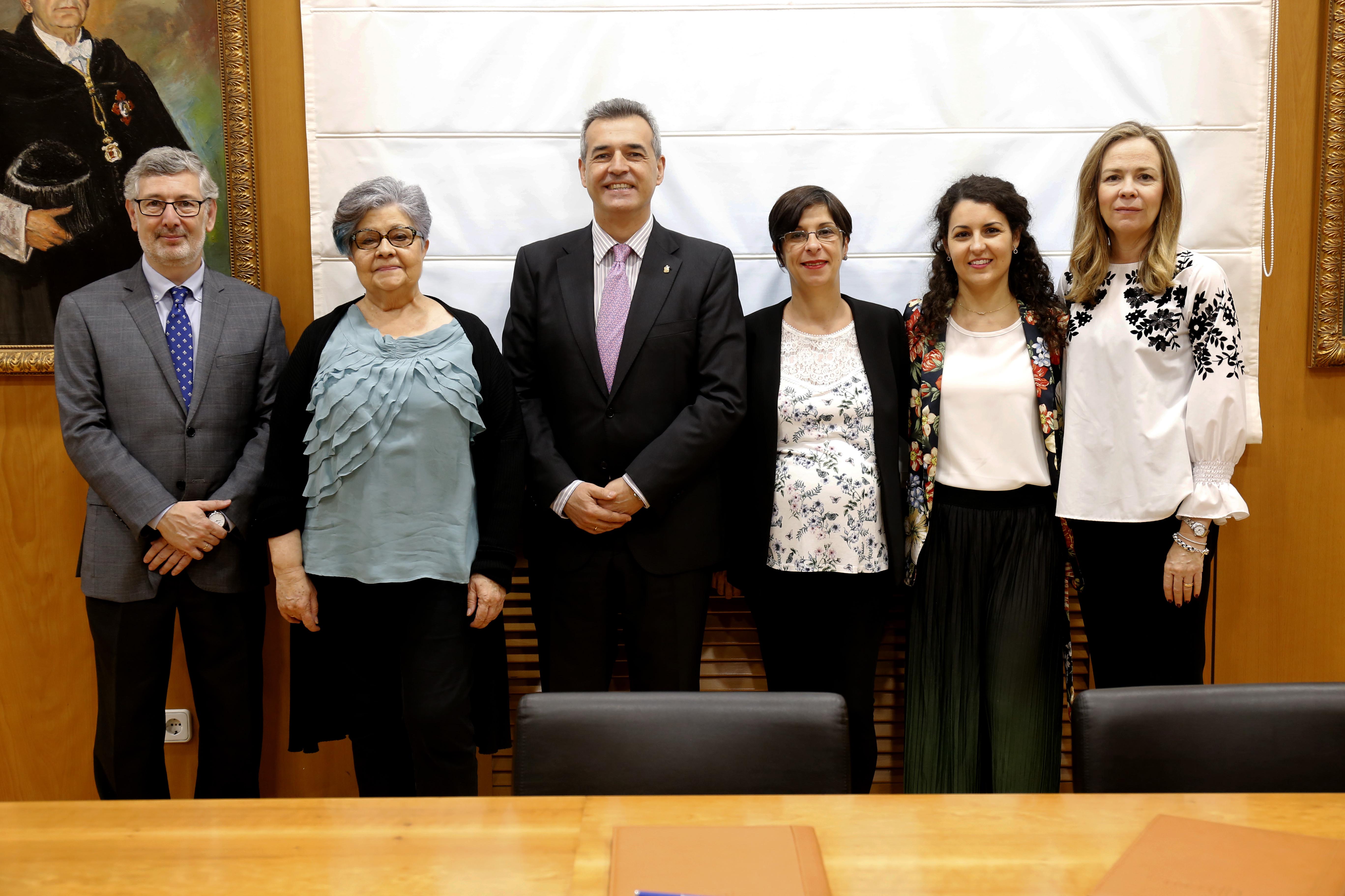 La Universidad CEU San Pablo impartirá un pionero posgrado en 'Intervenciones en Gerontología, Discapacidad y Familias', en colaboración con la Fundación Pilares para la Autonomía Personal 180528 acuerdo ceu fpilares foto 03