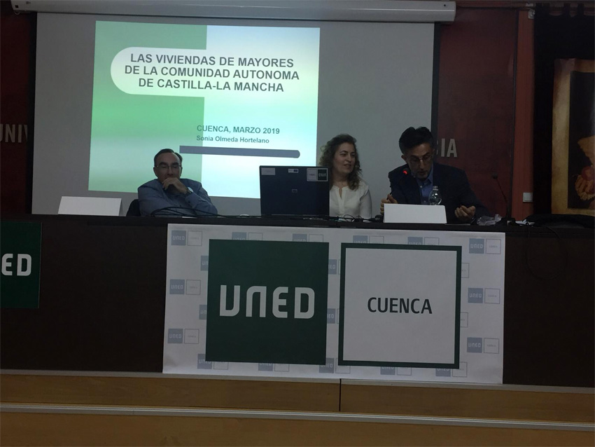190328 uned cuenca foto 06 mesa