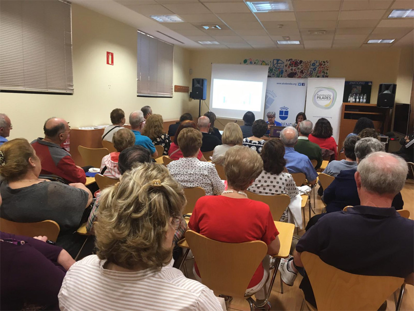 Presentación del Programa Hogar y Café -Viviendas Compartidas entre Personas Mayores-, a Entidades/Asociaciones/Personas Mayores del municipio de Alcobendas 190514 hogarycafe alcobendas foto 005 pilar fondo