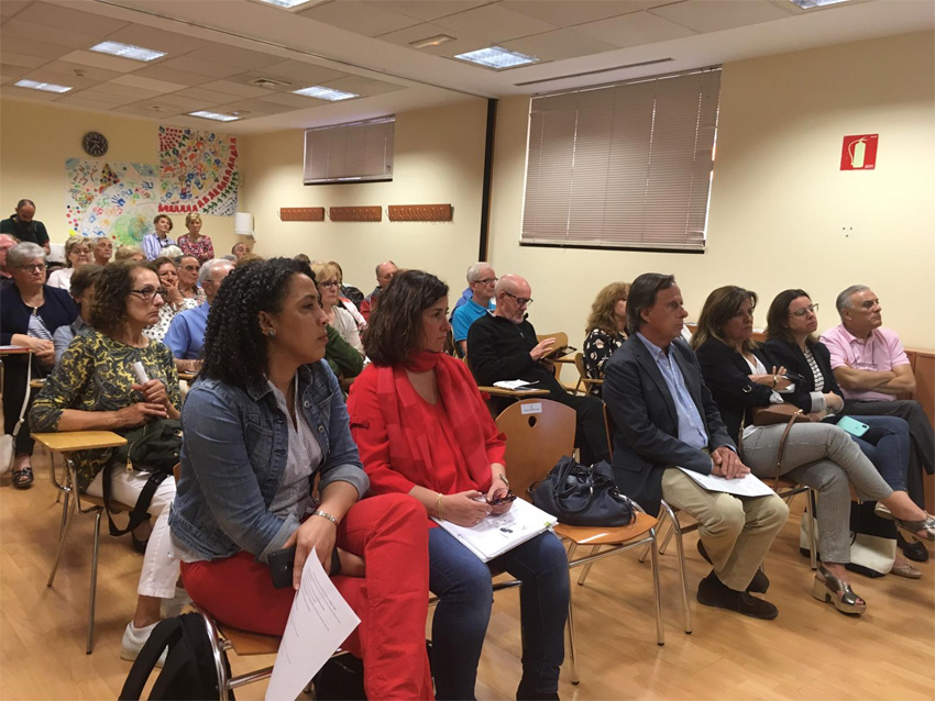Presentación del Programa Hogar y Café -Viviendas Compartidas entre Personas Mayores-, a Entidades/Asociaciones/Personas Mayores del municipio de Alcobendas 190514 hogarycafe alcobendas foto 006 alcalde