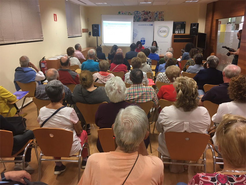 Presentación del Programa Hogar y Café -Viviendas Compartidas entre Personas Mayores-, a Entidades/Asociaciones/Personas Mayores del municipio de Alcobendas 190514 hogarycafe alcobendas foto 007 conchi 03