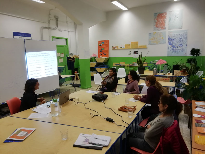"Taller de Atención Integral y Centrada en la Persona en A3CALLES. 16/10/2019 Foto durante el Taller de Atención Integral y Centrada en la Persona en A3CALLES